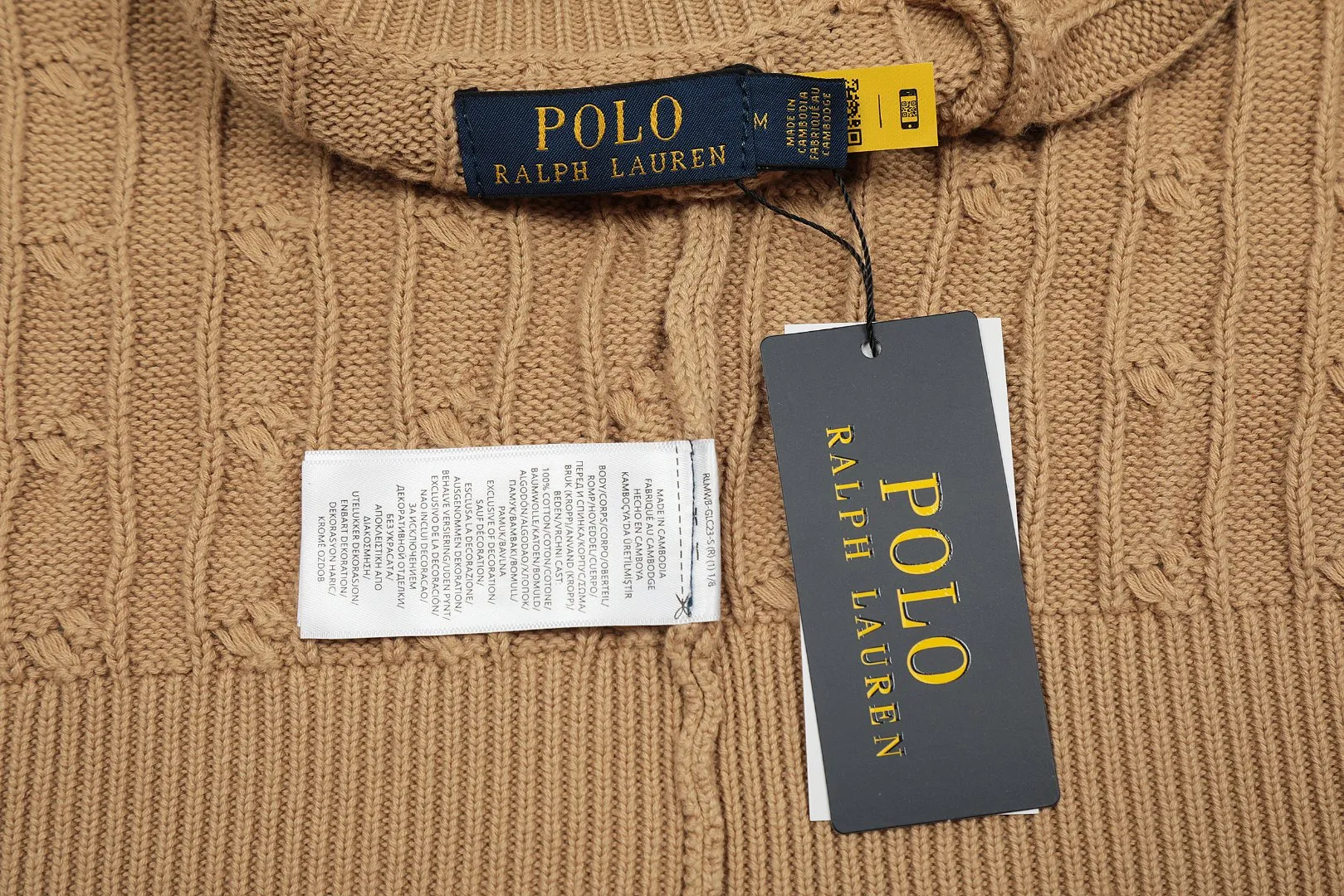 🅿️176 "Top quality" Style number: DS021# (not off the shelves all year round) [Ralph Lauren round neck cardigan solid color pony embroidered logo knitted short sleeves] ✅Ralph Lauren classic basic versatile all-season cardigan knitted short sleeves ✅Main supplier platform live broadcast Wholesale entities Replenish when out of stock Not off the shelves ✅ZP quality 1:1 version Scan the code to enter the GF website Counter quality ✅Details and quality are the only one in Guangzhou. Imported quality cotton yarn, focusing on high-end, cost-effective. Needless to say good quality. ✅The version is restored to the original order. The maximum size can be worn up to 160 pounds. Loose, comfortable and stress-free.